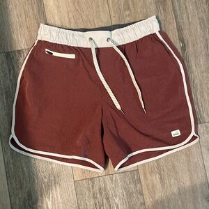 Like new Vuori mens small maroon color with off white trim.